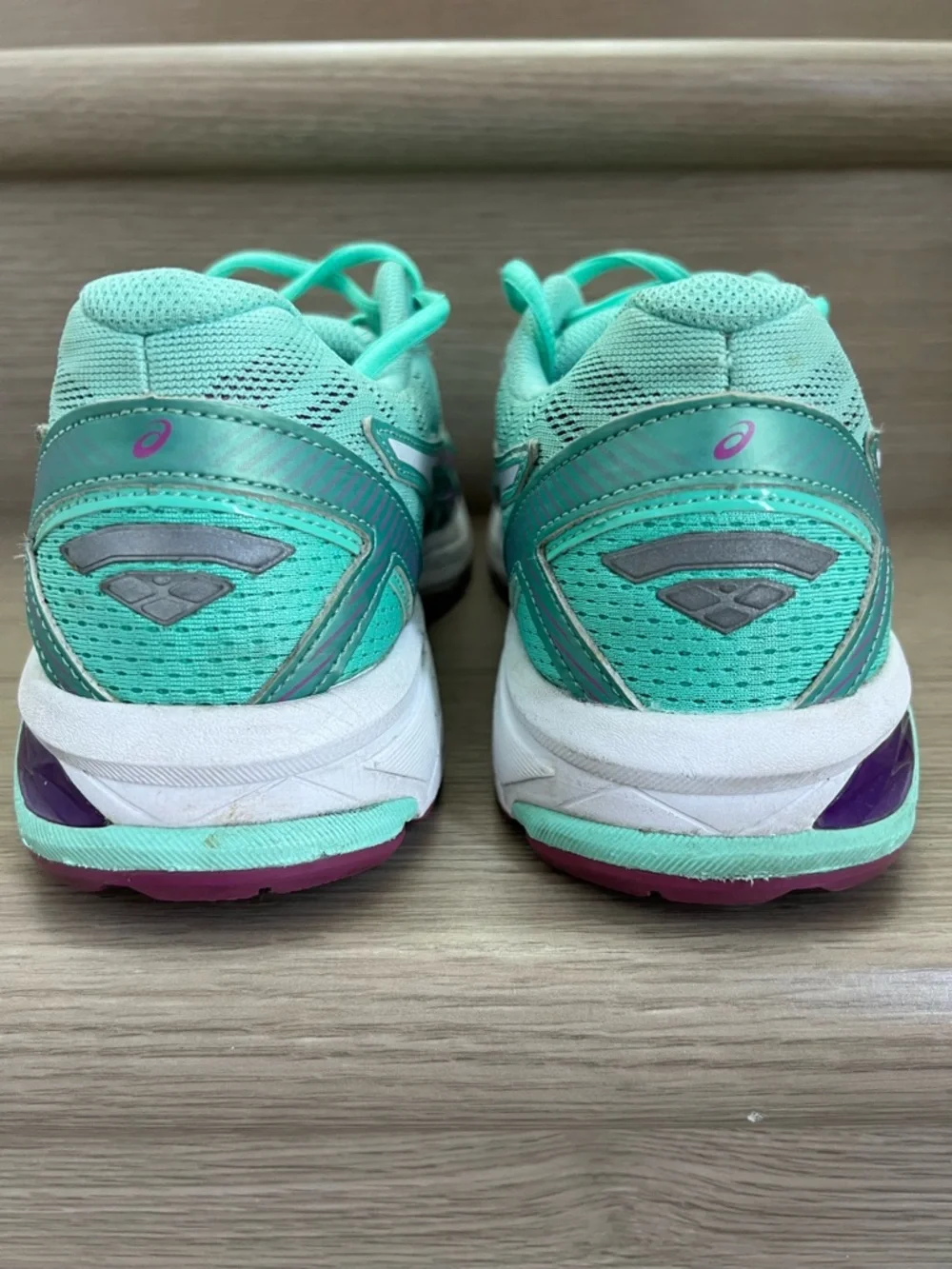 Asics Gel GT-1000 Women's Size 10 running shoes